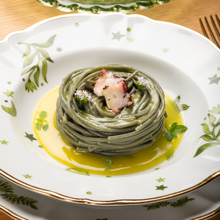 Spirulina Spaghetti mit Oktopus