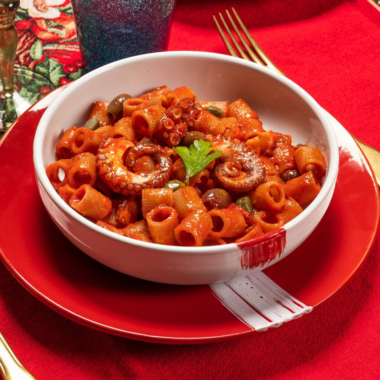 Hafer Mezzi Rigatoni mit Tintenfischragout